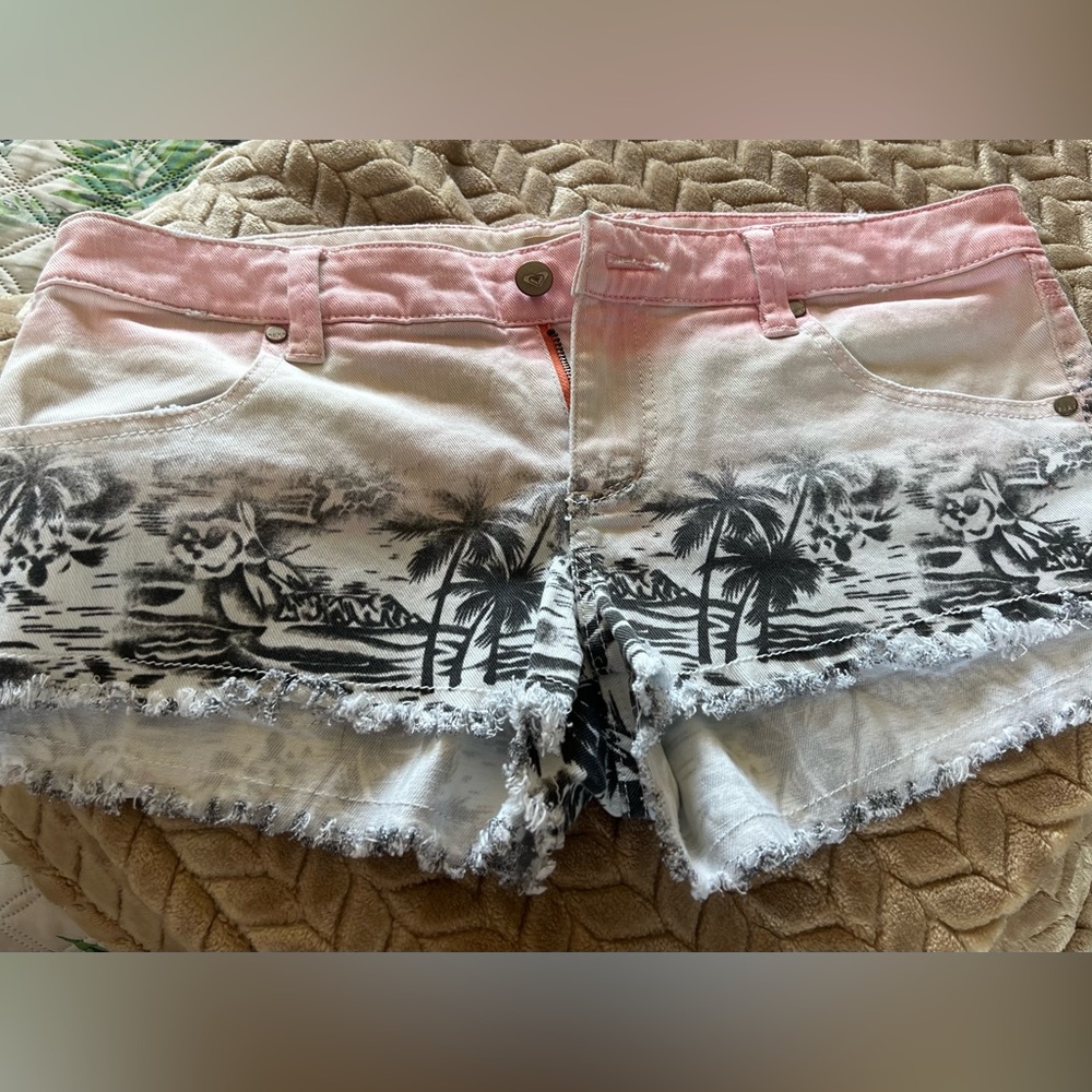Super cute Roxy shorts
